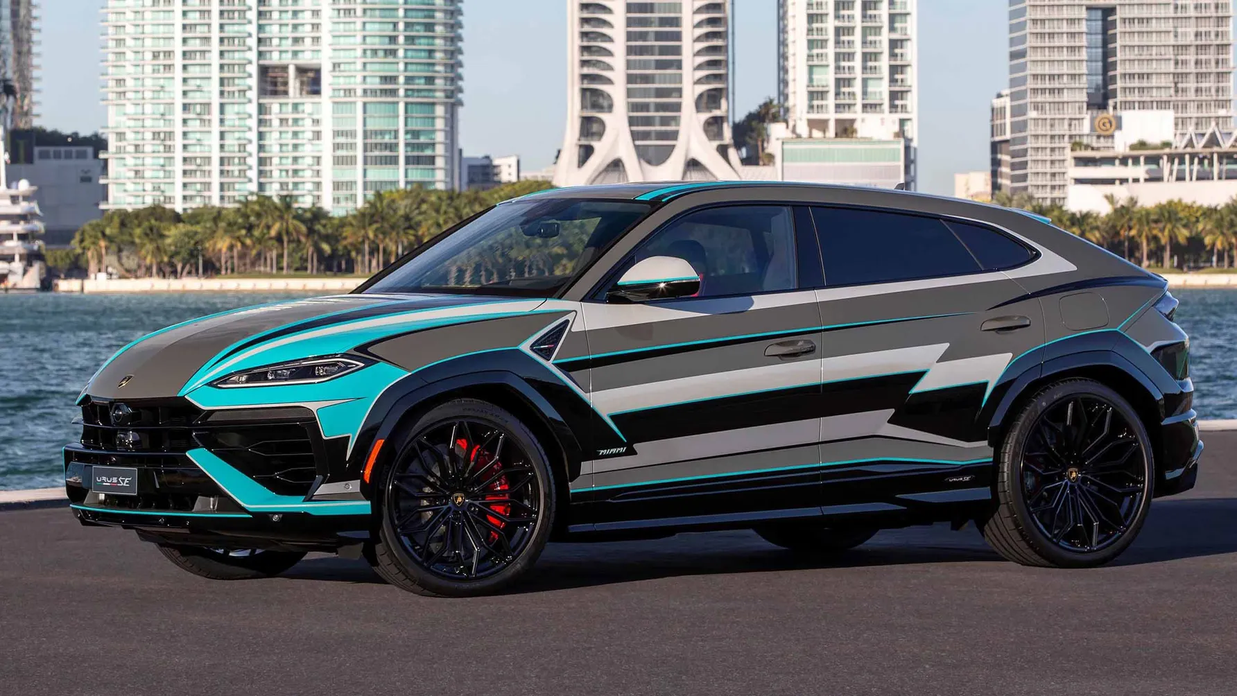 The Miami-Inspired Lamborghini Urus: A Neon Dream on Wheels