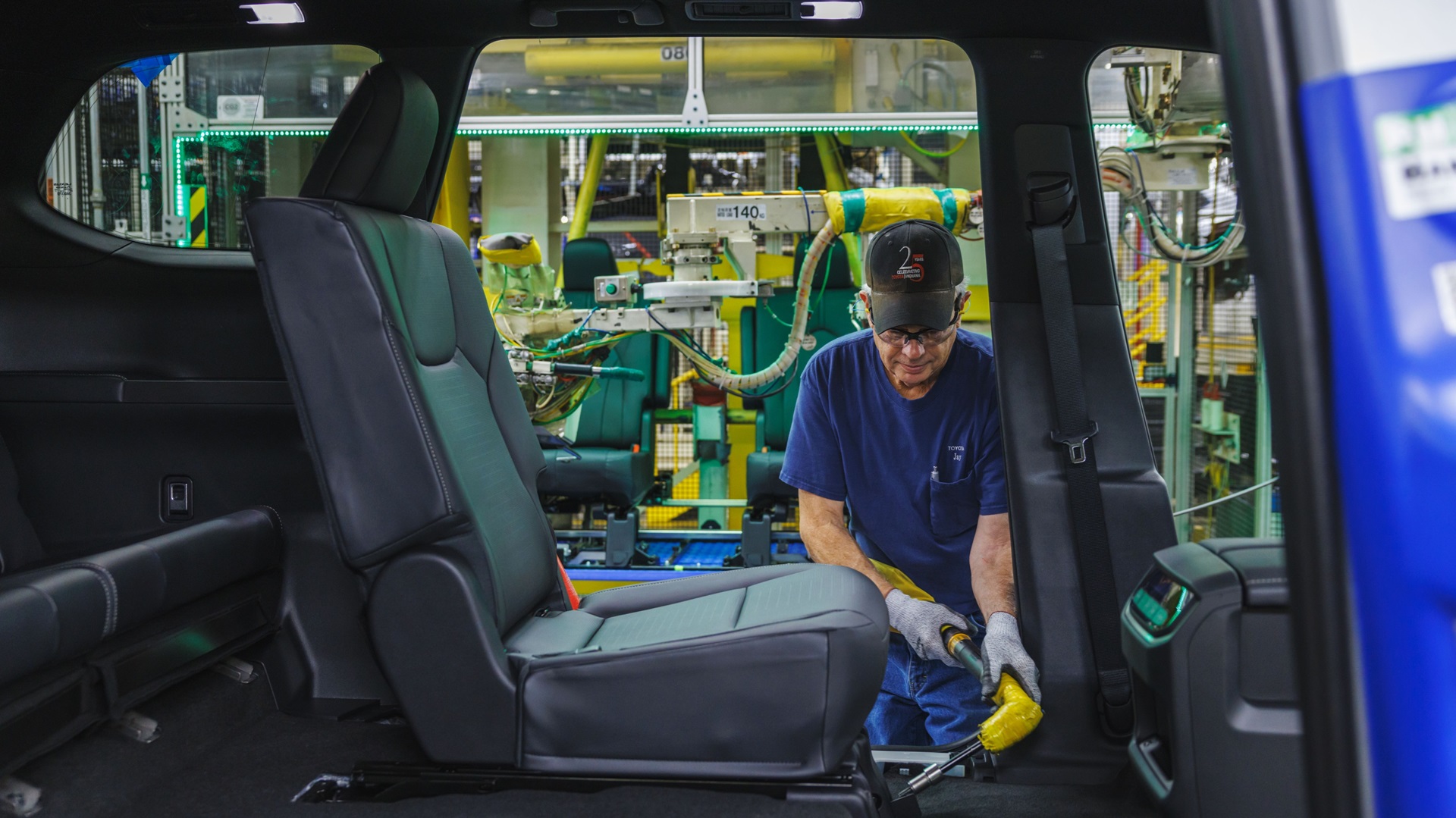 Toyota Leads Global Car Sales in 2024 | Hybrid Success Over EVs