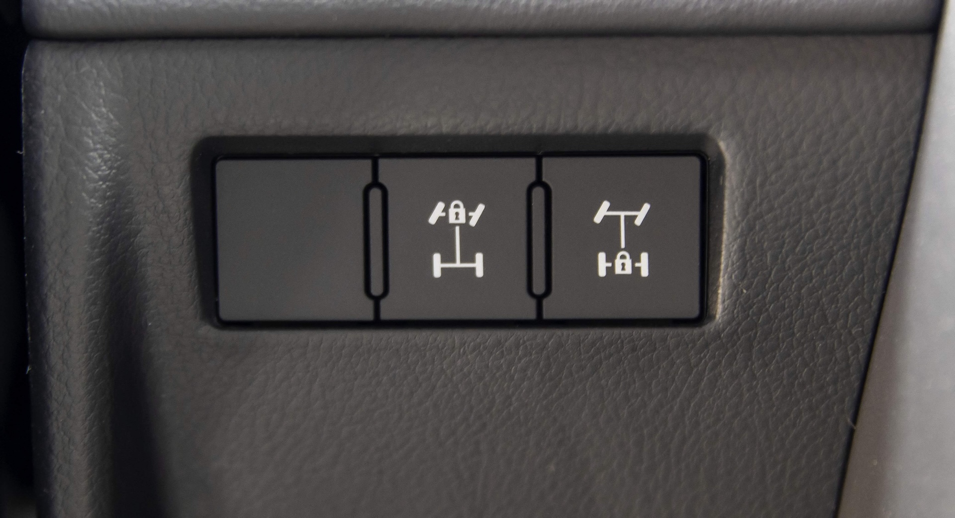 Driver-focused cockpit of the 2025 Lexus LX 700h with state-of-the-art technology