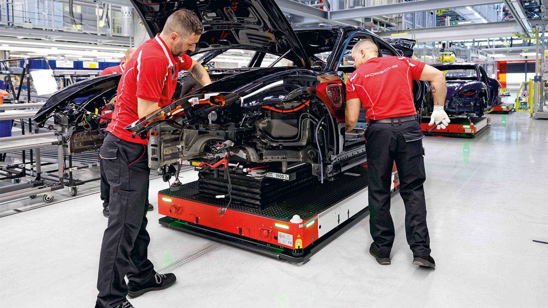 Self-Driving Robots in Industrial Automation | AGVs and AMRs Explained