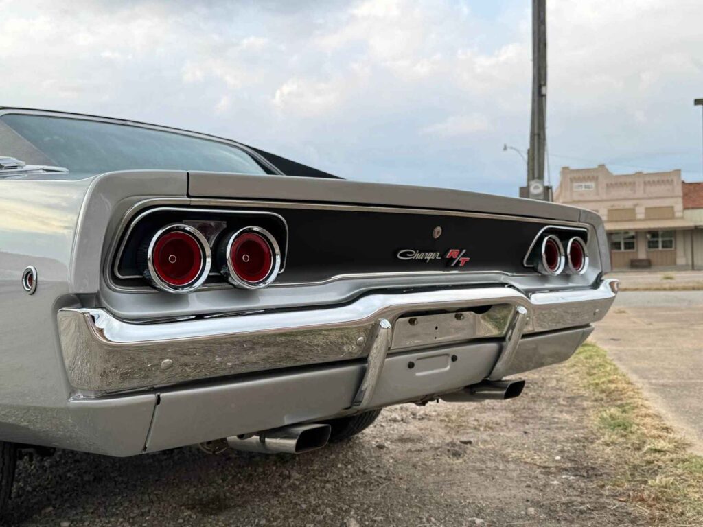 carskingdom1 1968 Dodge Charger R/T V8 Hemi Silver Survivor 1968 Dodge Charger R/T Hemi Silver Survivor