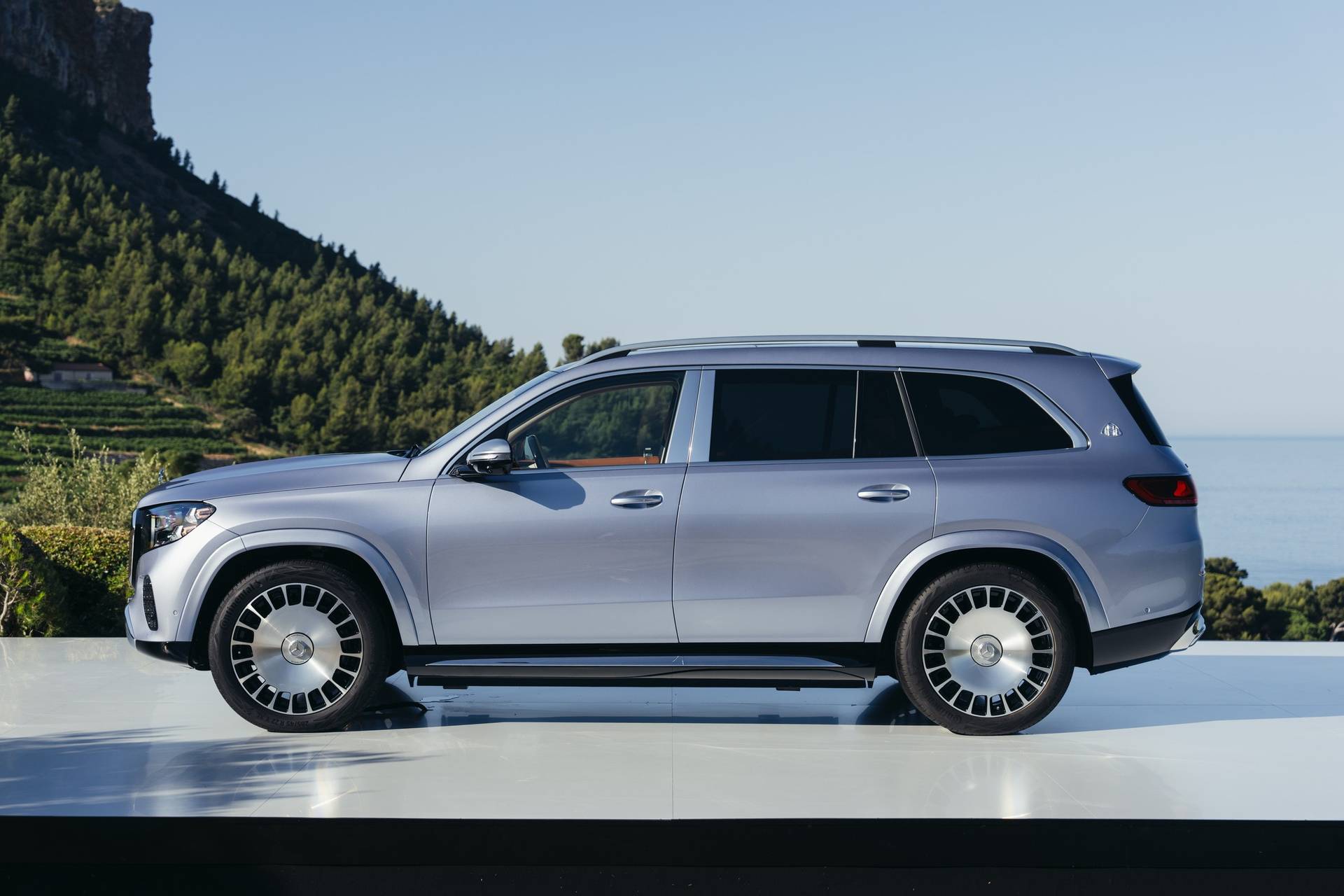 carskingdom1 2027 Mercedes-Maybach GLS 680 Facelift Unveiled With 603-HP V8 2027 Mercedes-Maybach GLS 680 Facelift Unveiled With 603-HP V8